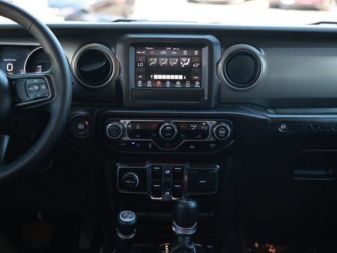 Used 2023 Jeep Wrangler Unlimited AWD/4WD image 27
