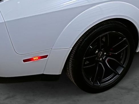 Used 2019 Dodge Challenger SRT Hellcat image 12
