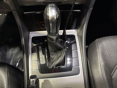 Used 2014 Volkswagen Passat TDI SE FWD image 18