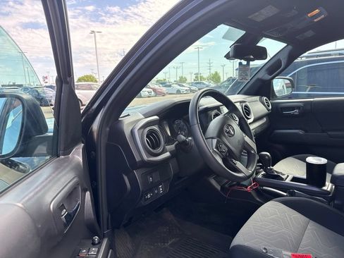 Used 2023 Toyota Tacoma TRD Off-Road AWD/4WD image 11