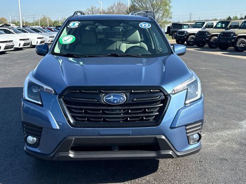 Used 2022 Subaru Forester Premium AWD/4WD image 7