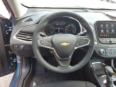Used 2025 Chevrolet Malibu LT w/ Sport Edition FWD image 7
