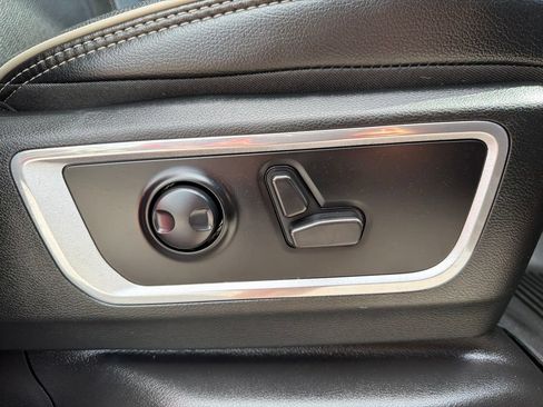 Used 2023 RAM 1500 Laramie AWD/4WD image 22