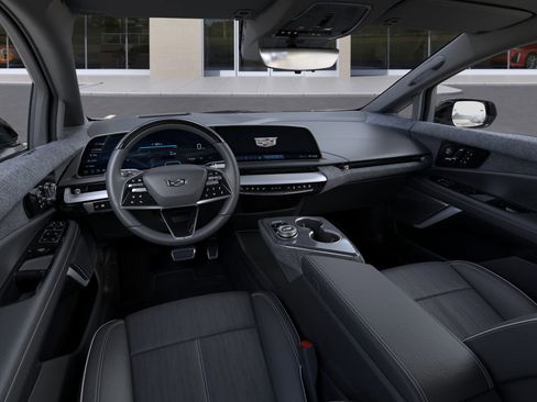 New 2025 Cadillac Optiq Luxury 2 image 15