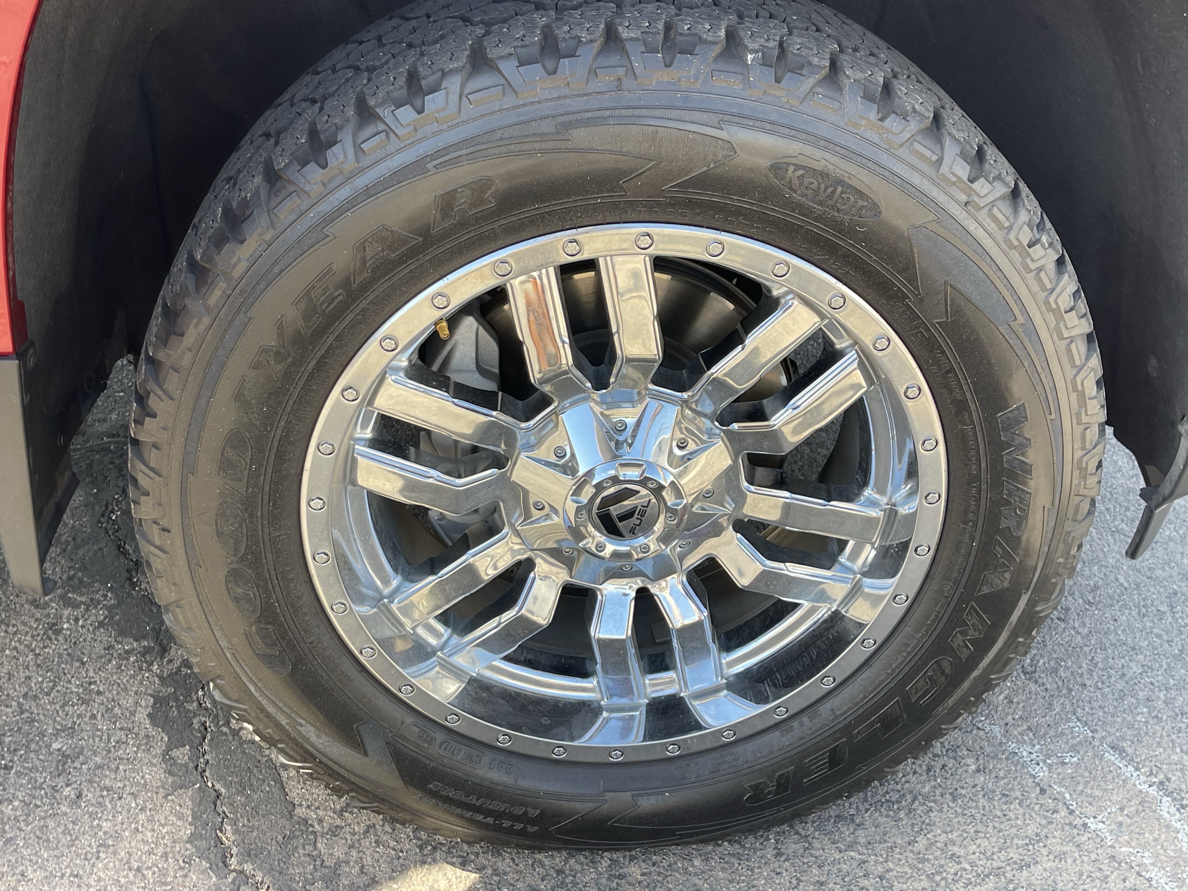 Used 2020 Chevrolet Silverado 1500 LTZ AWD/4WD image 8