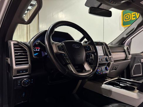 Used 2017 Ford F250 Lariat w/ Chrome Package image 10