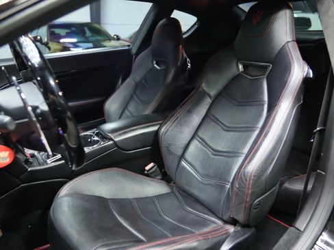 Used 2015 Maserati GranTurismo Sport image 21