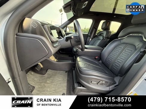 Used 2025 Rivian R1T Adventure image 22