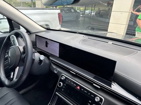 Used 2025 Genesis GV80 2.5T Standard AWD/4WD image 16