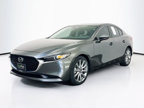Used 2023 MAZDA MAZDA3 s FWD image 3
