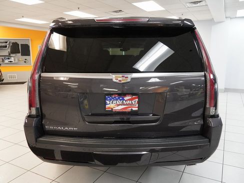 Used 2017 Cadillac Escalade ESV Premium Luxury image 8