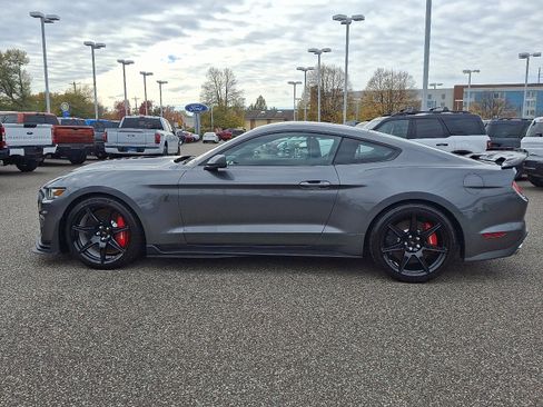 Used 2021 Ford Mustang Shelby GT500 w/ Carbon Fiber Handling Package image 6