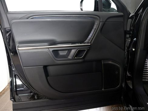 Used 2023 Rivian R1S Launch Edition image 25