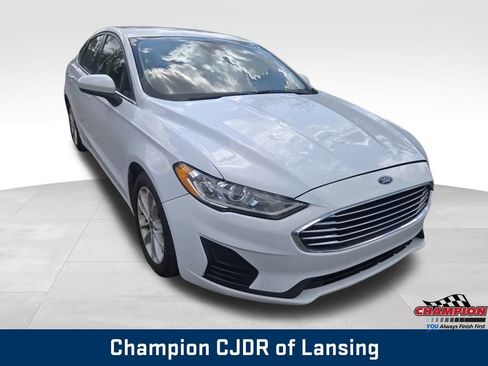 Used 2020 Ford Fusion SE image 8