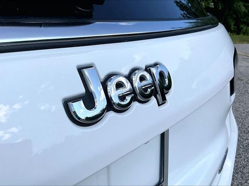 Used 2024 Jeep Compass Latitude AWD/4WD image 33