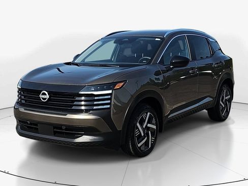 Used 2026 Nissan Kicks SV w/ Charging Package FWD image 11