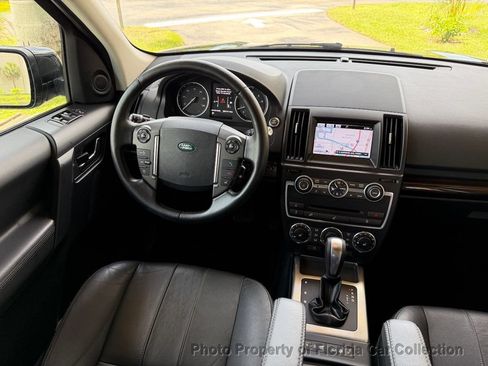 Used 2014 Land Rover LR2 AWD/4WD image 11