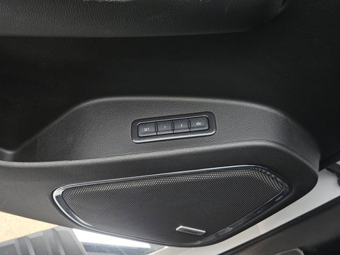 Used 2019 Chevrolet Tahoe LT w/ LT Signature Package RWD image 29