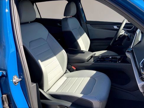 New 2026 Volkswagen Atlas Cross Sport SEL R-Line AWD/4WD image 11