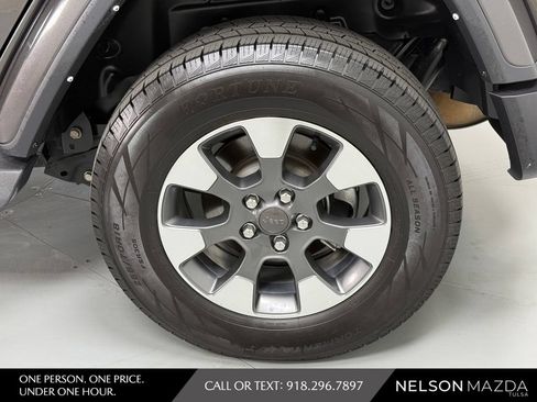 Used 2022 Jeep Wrangler Unlimited Sahara w/ Cold Weather Group AWD/4WD image 13