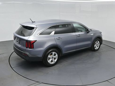 Used 2023 Kia Sorento LX FWD image 43
