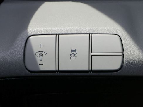 Used 2024 Hyundai Elantra Limited FWD image 20