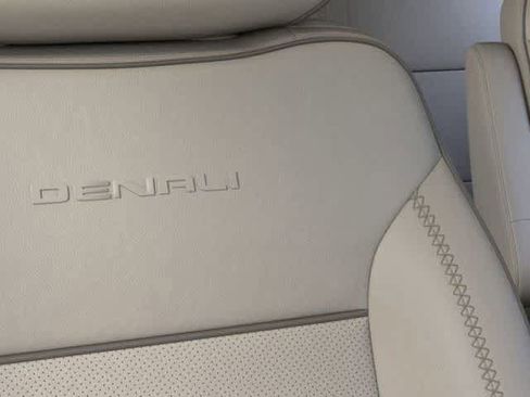 New 2026 GMC Yukon Denali w/ Denali Reserve Package image 21