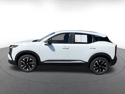 Used 2026 Nissan Kicks SV w/ Cold Weather Package AWD/4WD image 10