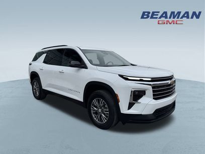 Used 2025 Chevrolet Traverse LT