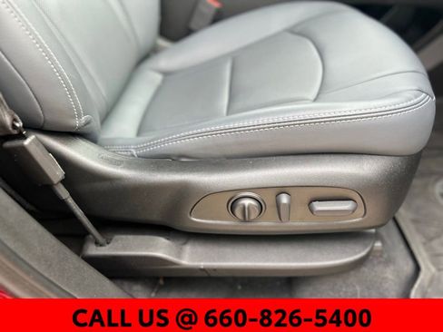 Used 2023 Buick Enclave Essence w/ Sport Touring Edition FWD image 7
