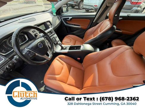 Used 2017 Volvo S60 T5 Inscription image 16