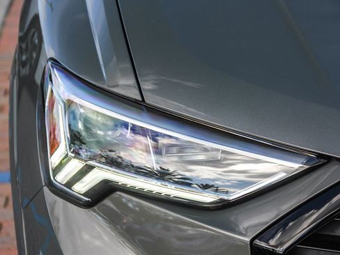 Certified 2025 Audi Q3 2.0T Premium w/ Convenience Package image 11