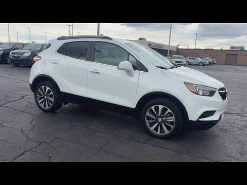 Used 2022 Buick Encore Preferred AWD/4WD image 2