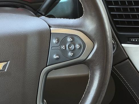 Used 2019 Chevrolet Tahoe LT w/ Luxury Package RWD image 15