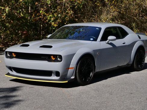 Used 2022 Dodge Challenger SRT Hellcat image 6