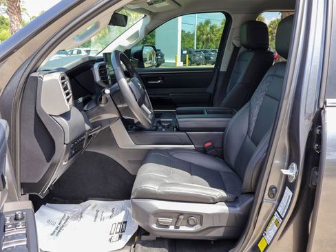 Used 2024 Toyota Tundra Limited AWD/4WD image 8