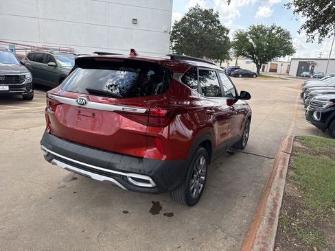 Used 2021 Kia Seltos S FWD image 5