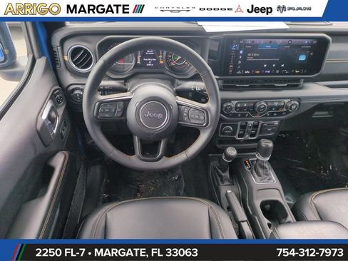 Used 2024 Jeep Gladiator Sport AWD/4WD image 17