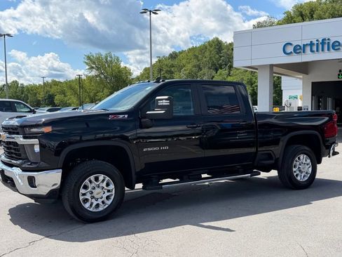 Used 2025 Chevrolet Silverado 2500 LT w/ All Star Edition AWD/4WD image 4