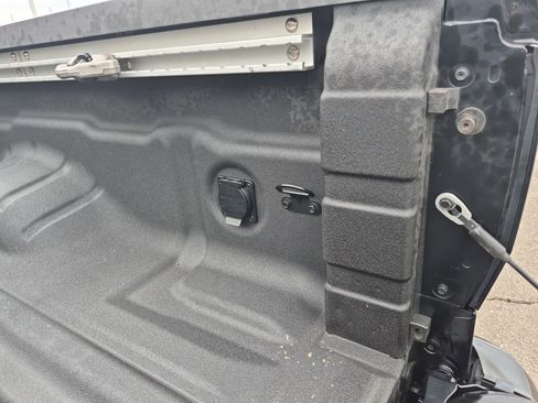 Used 2023 Nissan Frontier SV w/ Technology Package image 8