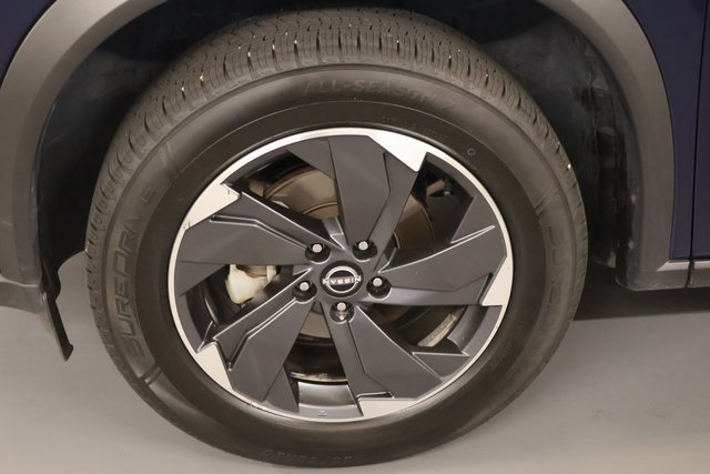 Certified 2025 Nissan Rogue SV AWD/4WD image 7