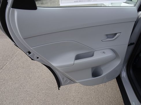 New 2026 Hyundai Kona SE image 17