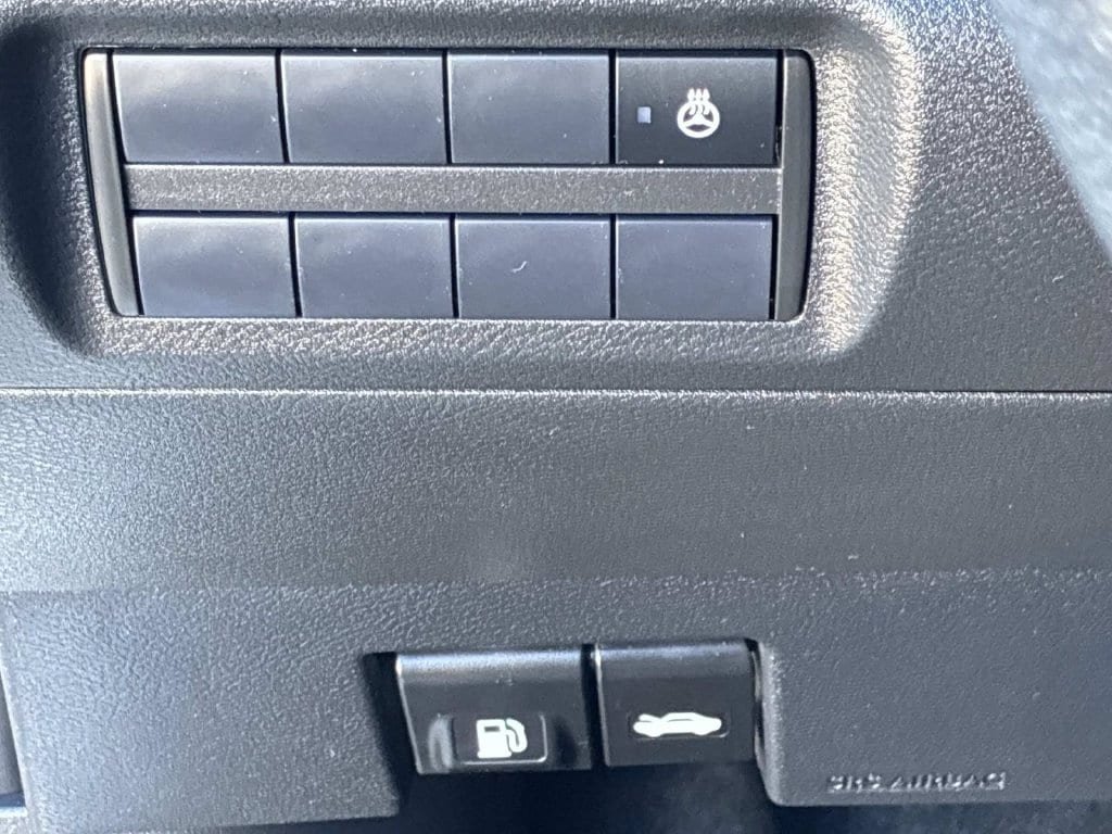Certified 2023 Nissan Kicks SR w/ SR Premium Package FWD image 23