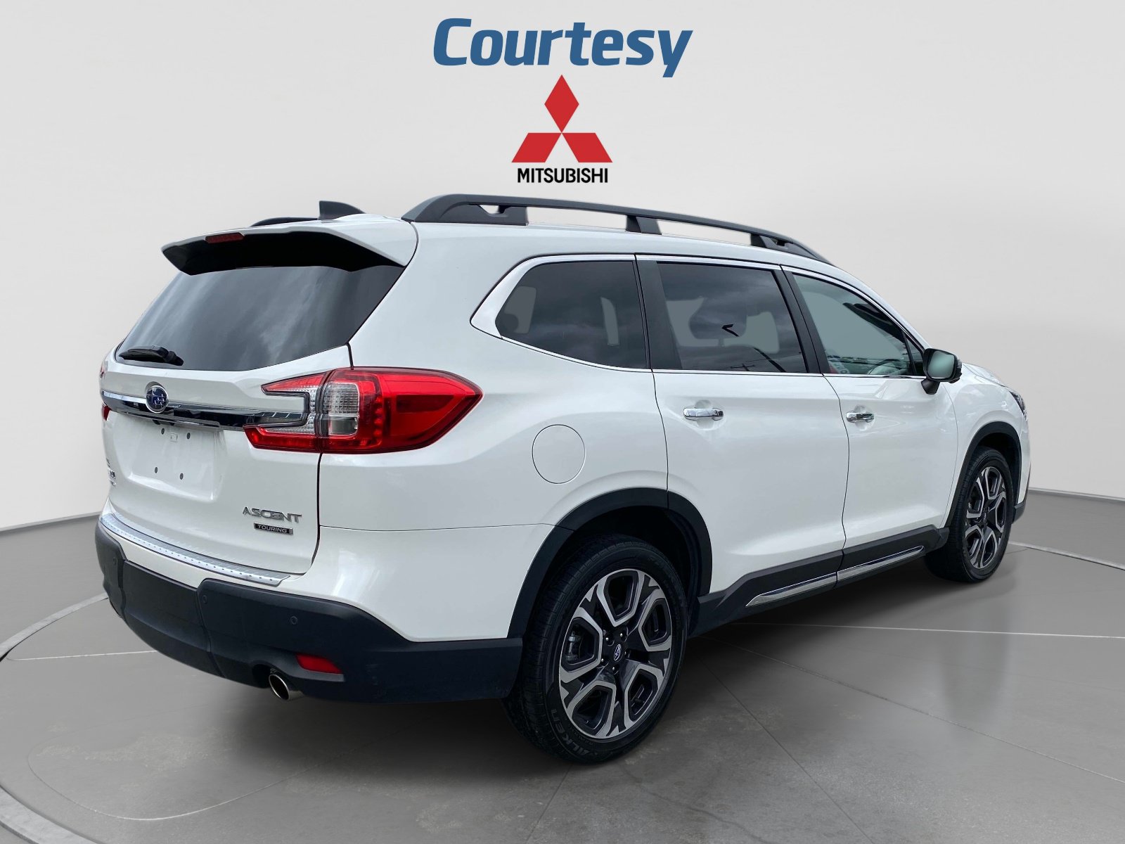 Used 2023 Subaru Ascent Touring AWD/4WD image 7