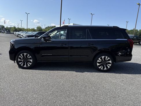Used 2025 Ford Expedition Max Platinum w/ Driver's Package AWD/4WD image 4