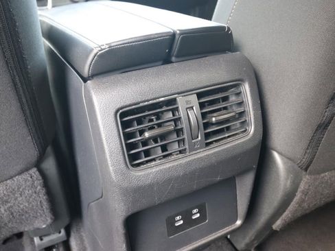 Used 2024 Nissan Rogue SV AWD/4WD image 12