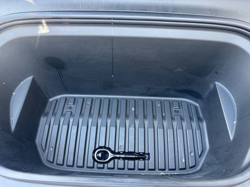 Used 2021 Tesla Model Y Long Range image 20