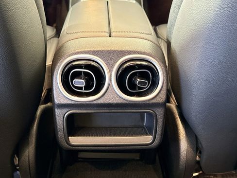 Certified 2022 Mercedes-Benz C 300 Sedan image 24