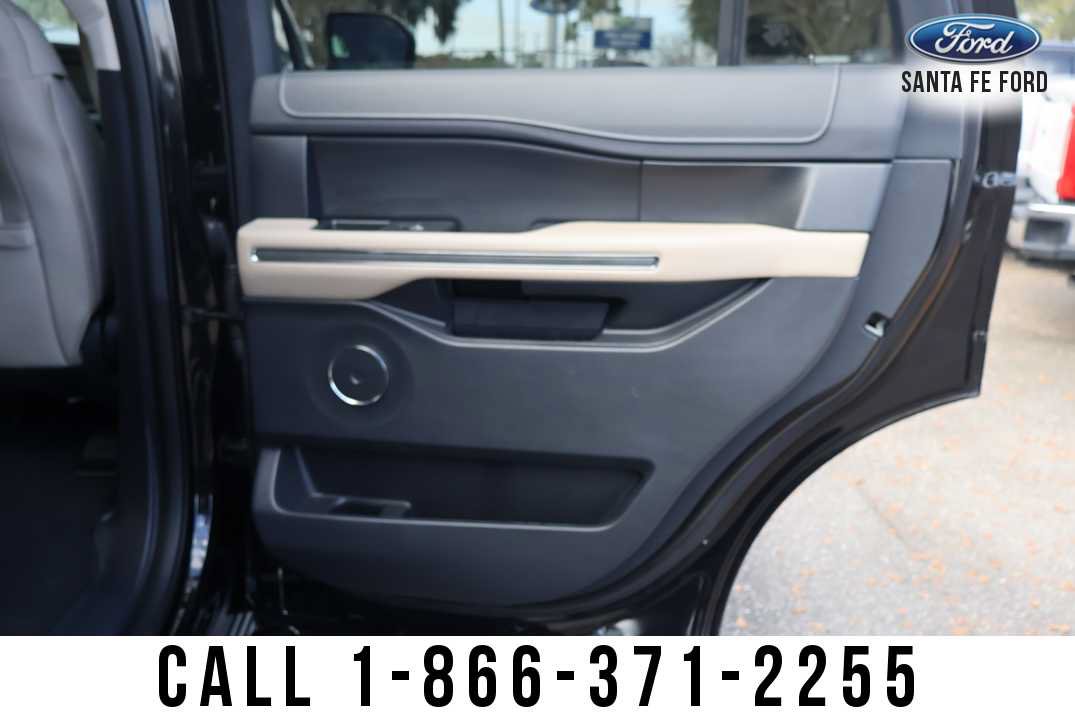 Used 2024 Ford Expedition XLT RWD image 22