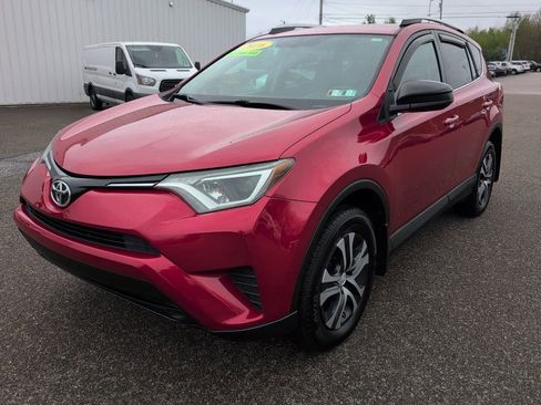 Used 2016 Toyota RAV4 LE AWD/4WD image 2